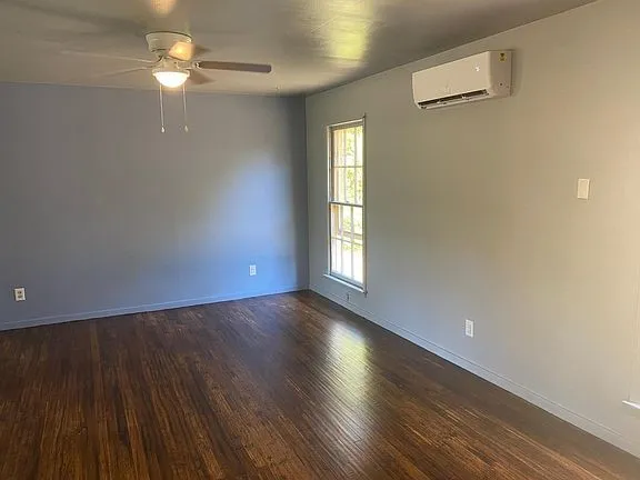6343 Parkdale Drive Dallas, TX 75227