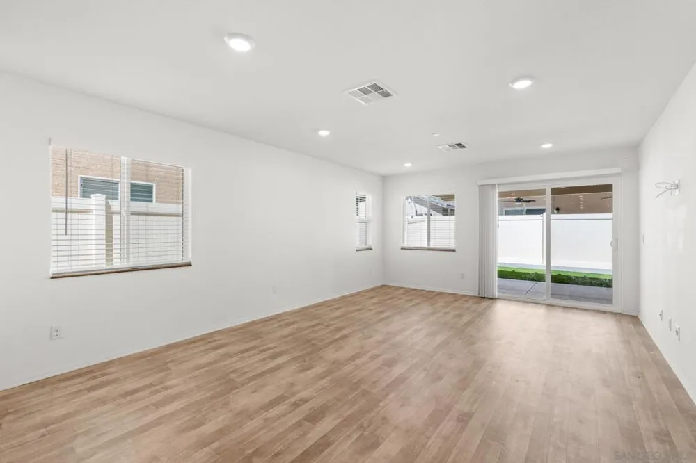 30800 ACAPPELLA DR. Winchester, CA 92596