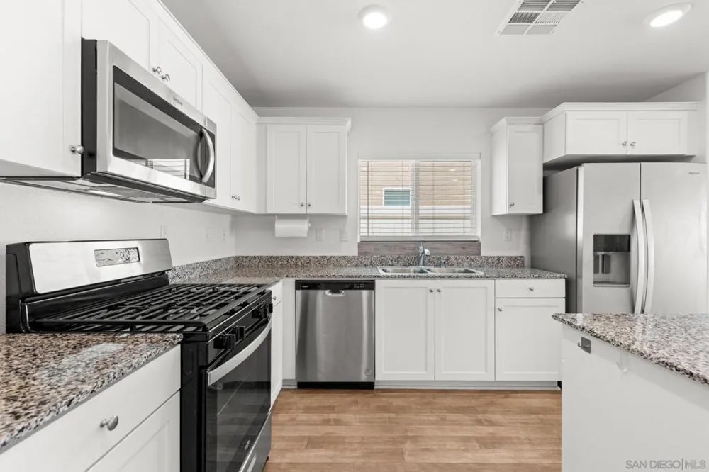 30800 ACAPPELLA DR. Winchester, CA 92596