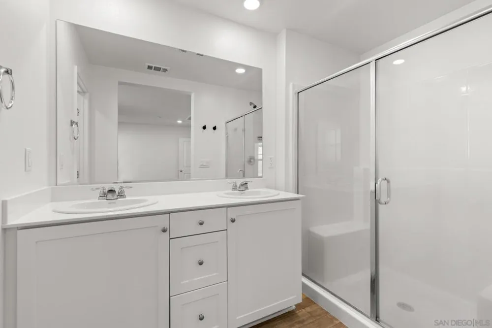 30800 ACAPPELLA DR. Winchester, CA 92596