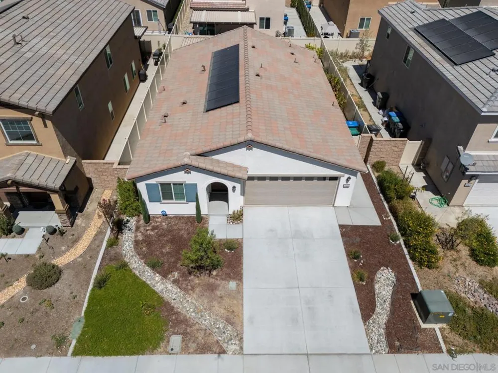 30800 ACAPPELLA DR. Winchester, CA 92596
