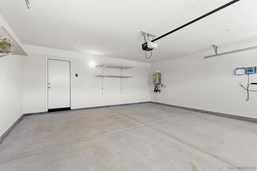 30800 ACAPPELLA DR. Winchester, CA 92596