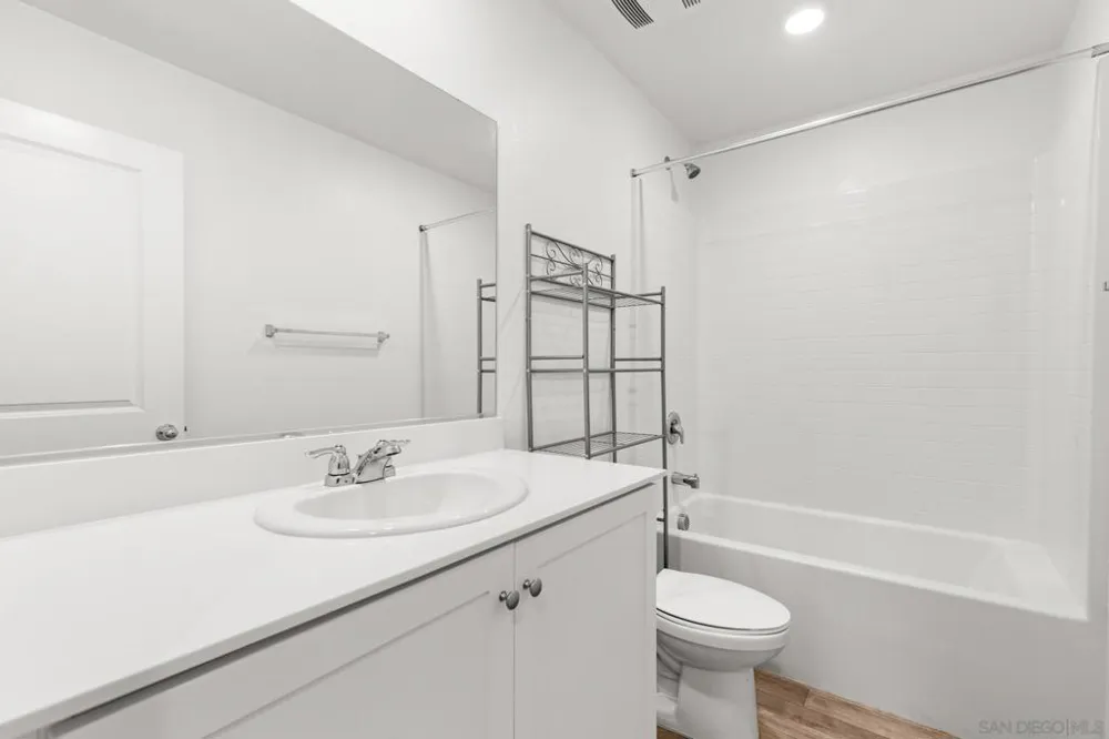 30800 ACAPPELLA DR. Winchester, CA 92596