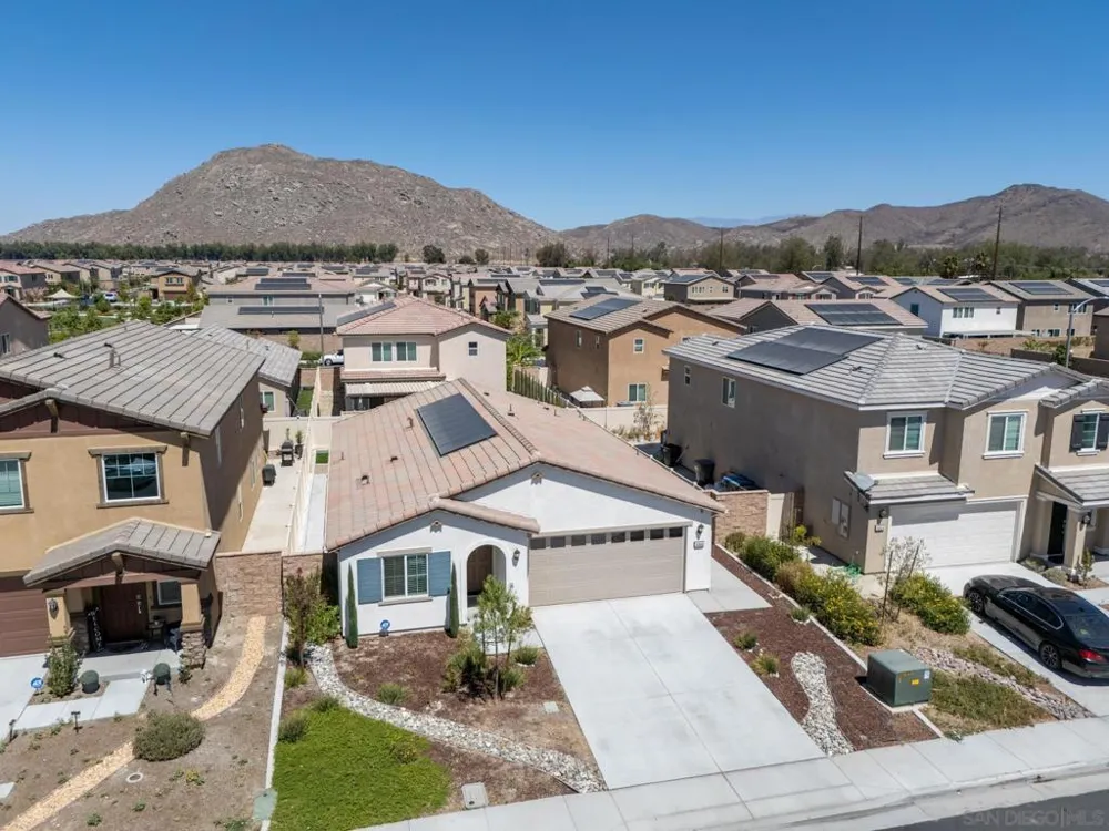 30800 ACAPPELLA DR. Winchester, CA 92596