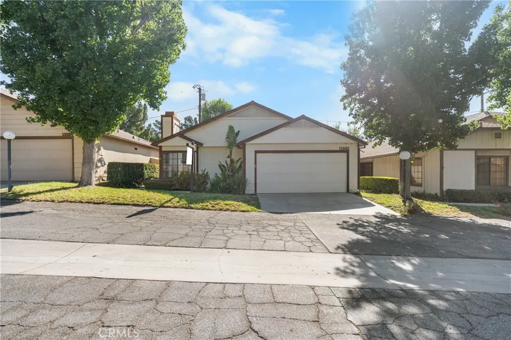 13982 Olive Grove Lane Sylmar, CA 91342