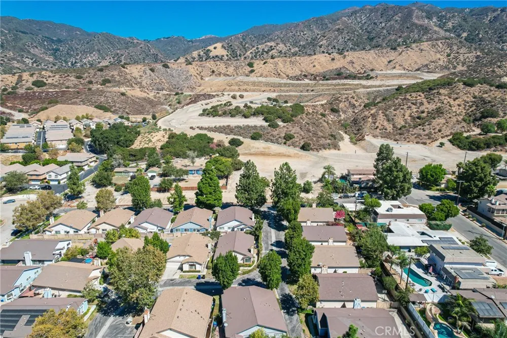 13982 Olive Grove Lane Sylmar, CA 91342