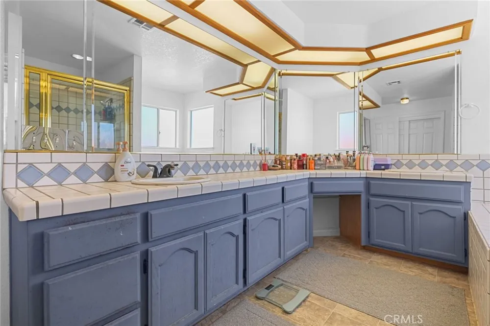 17240 Candlewood Apple Valley, CA 92307