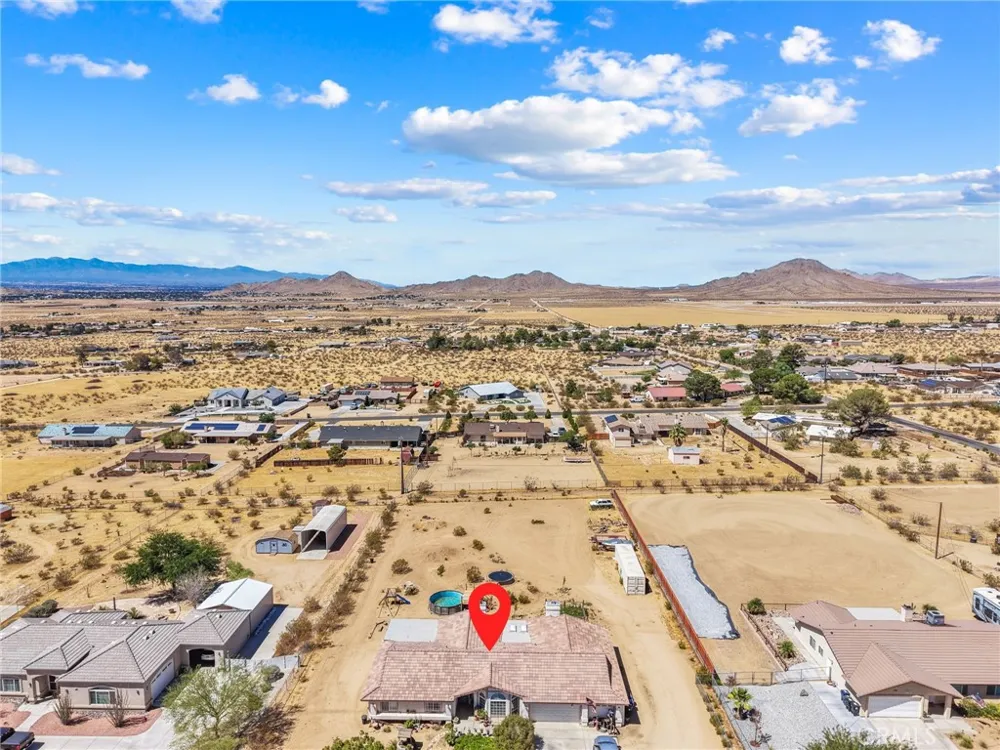 17240 Candlewood Apple Valley, CA 92307