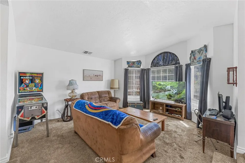 17240 Candlewood Apple Valley, CA 92307