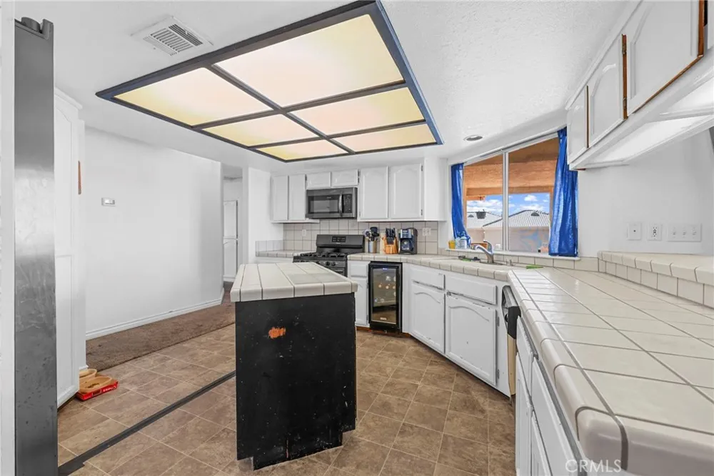 17240 Candlewood Apple Valley, CA 92307