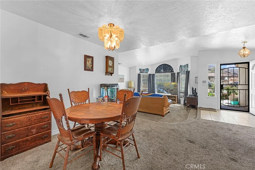 17240 Candlewood Apple Valley, CA 92307