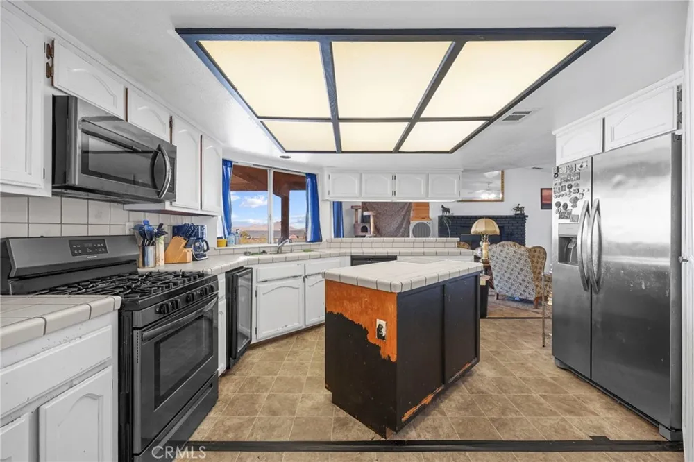 17240 Candlewood Apple Valley, CA 92307
