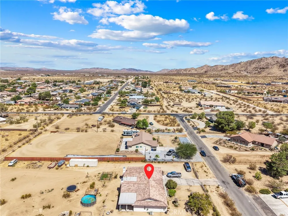 17240 Candlewood Apple Valley, CA 92307