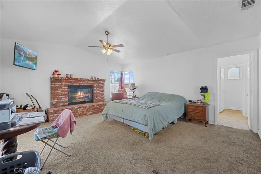17240 Candlewood Apple Valley, CA 92307