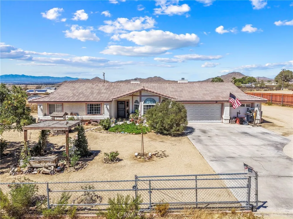 17240 Candlewood Apple Valley, CA 92307