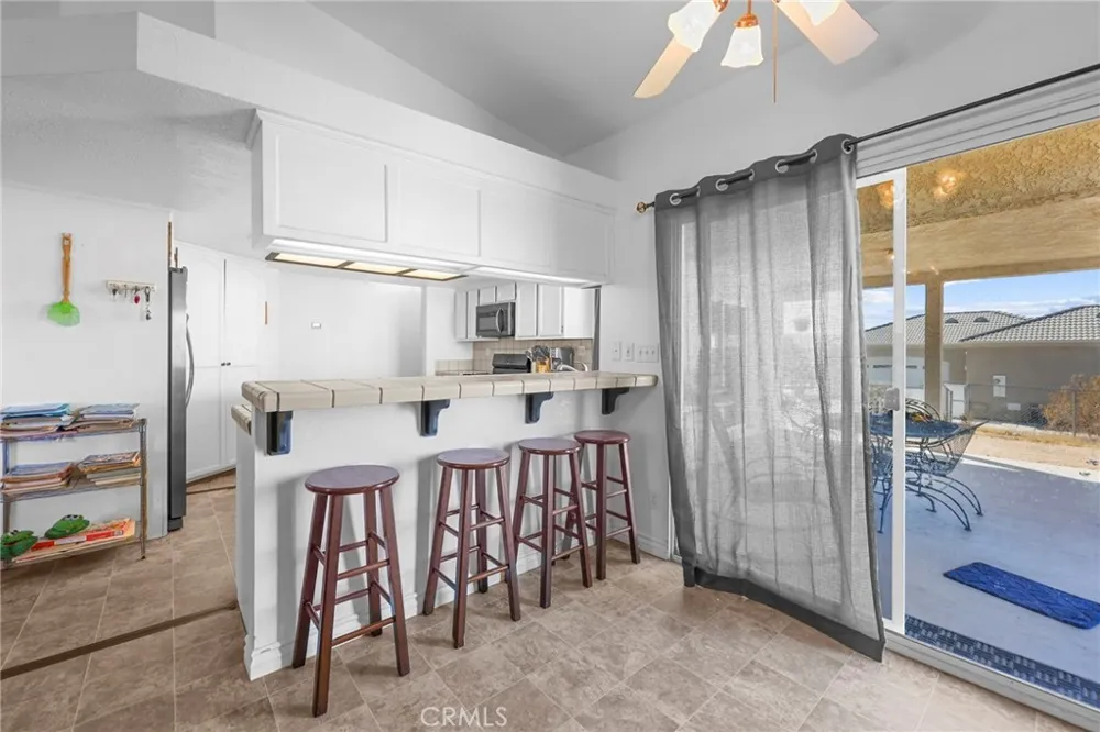 17240 Candlewood Apple Valley, CA 92307