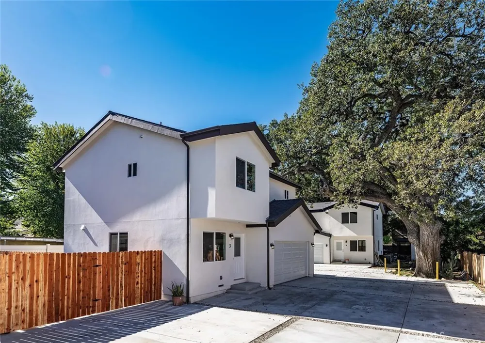 24743 Valley #3 Newhall, CA 91321