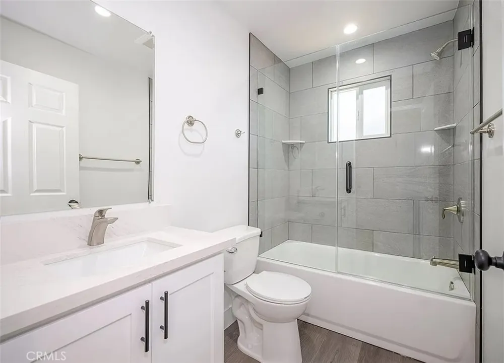 24743 Valley #3 Newhall, CA 91321