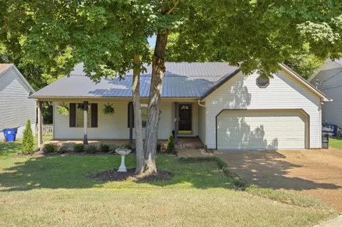 208 Valley Dr