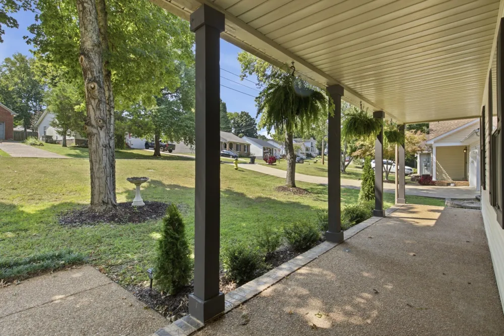 208 Valley Dr Columbia, TN 38401