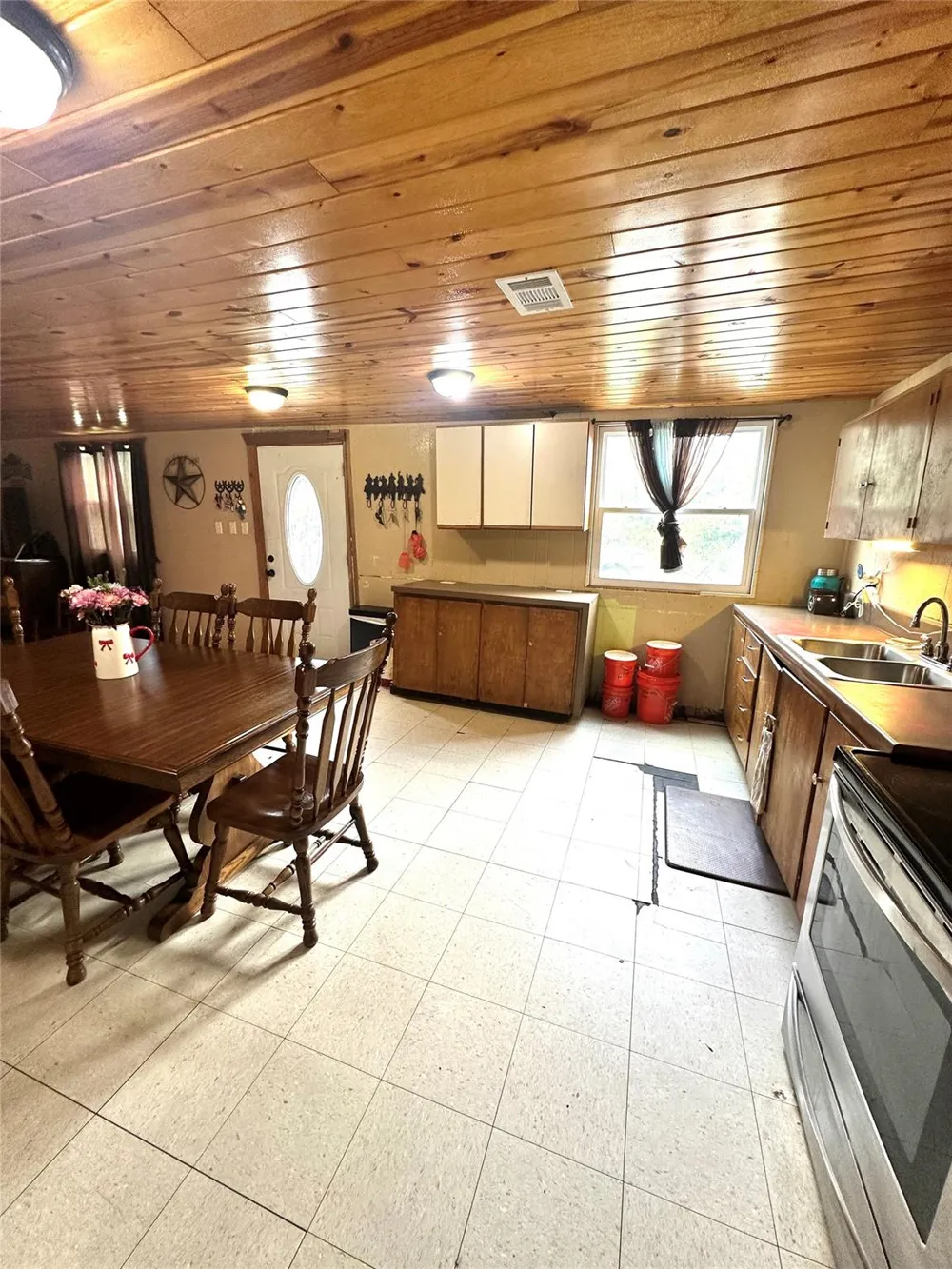 10682 Foxfire Drive Plantersville, TX 77363