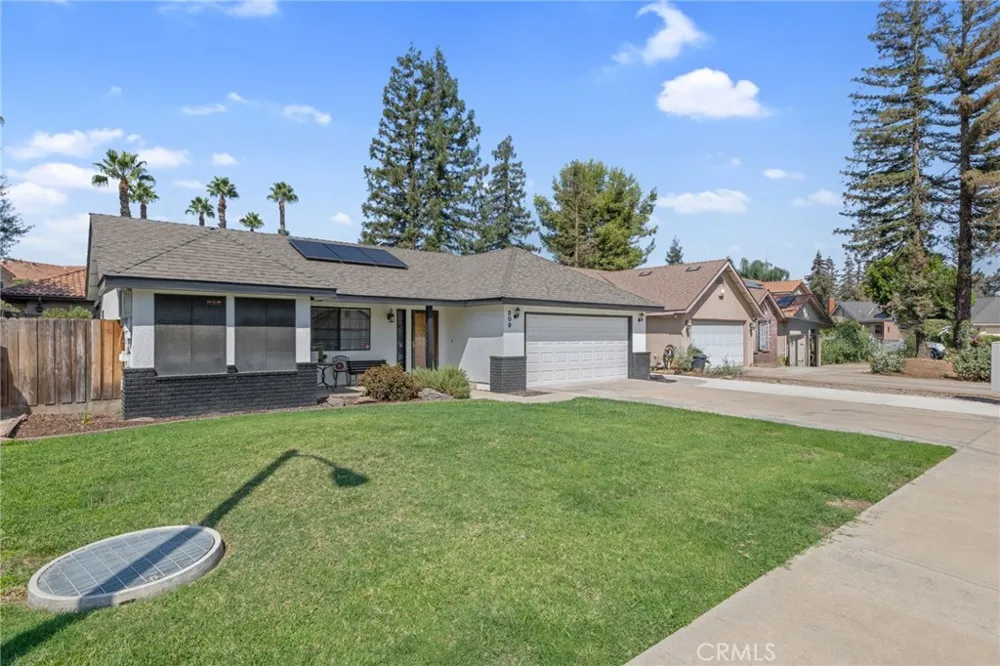 209 S Atwood Court Visalia, CA 93291