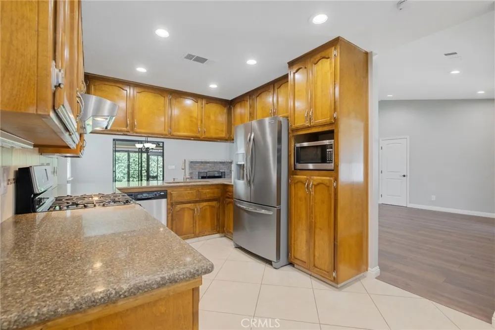 209 S Atwood Court Visalia, CA 93291