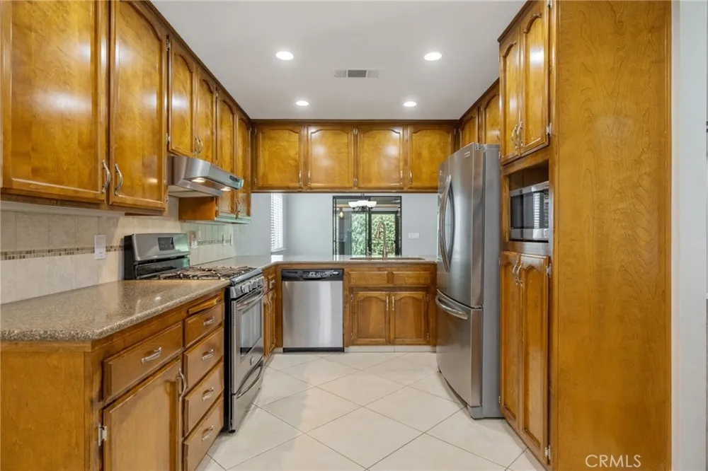 209 S Atwood Court Visalia, CA 93291