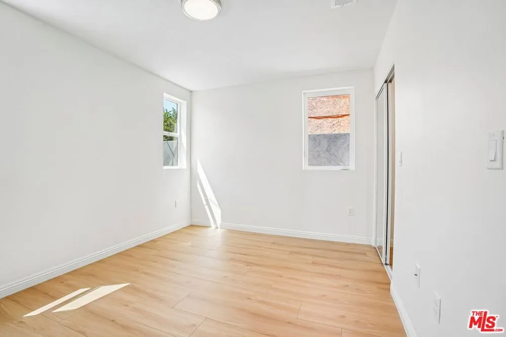 2541 Carmona Avenue Los Angeles, CA 90016