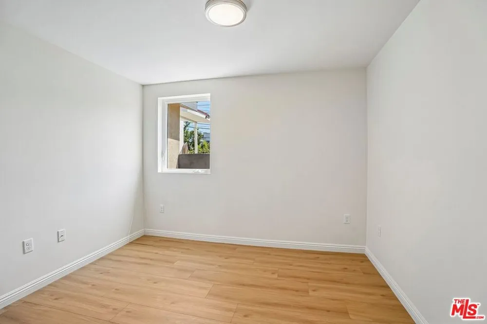2541 Carmona Avenue Los Angeles, CA 90016