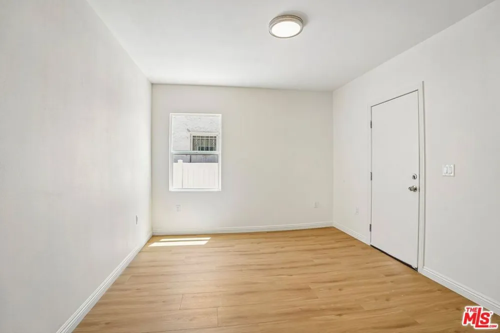 2541 Carmona Avenue Los Angeles, CA 90016