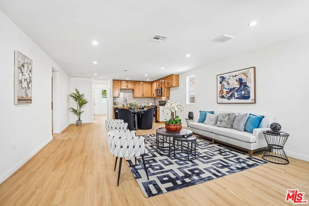 2541 Carmona Avenue Los Angeles, CA 90016