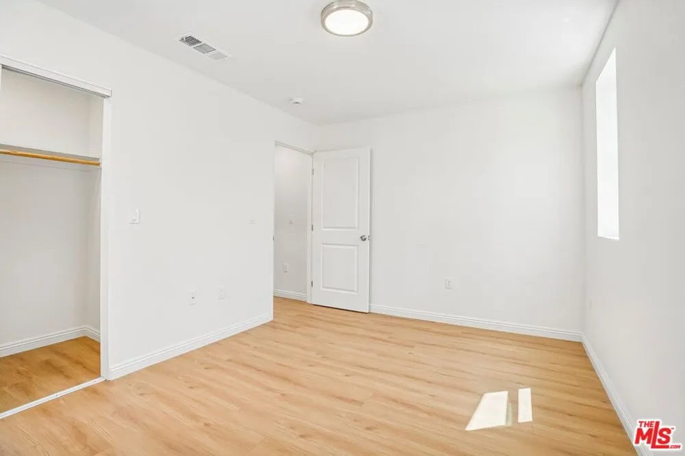 2541 Carmona Avenue Los Angeles, CA 90016