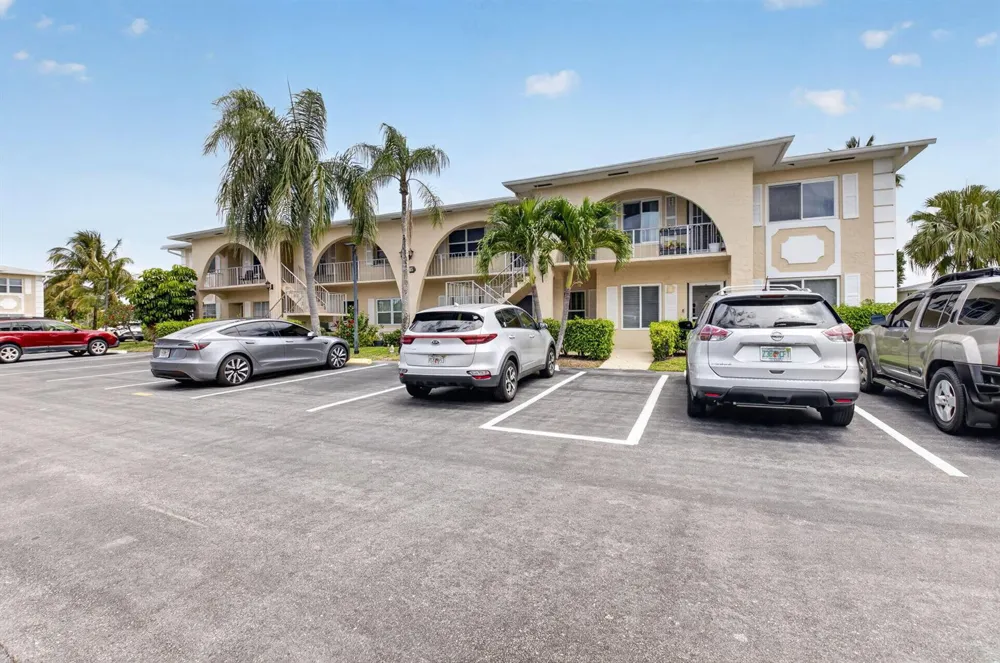 13765 Flora Place #H Delray Beach, FL 33484
