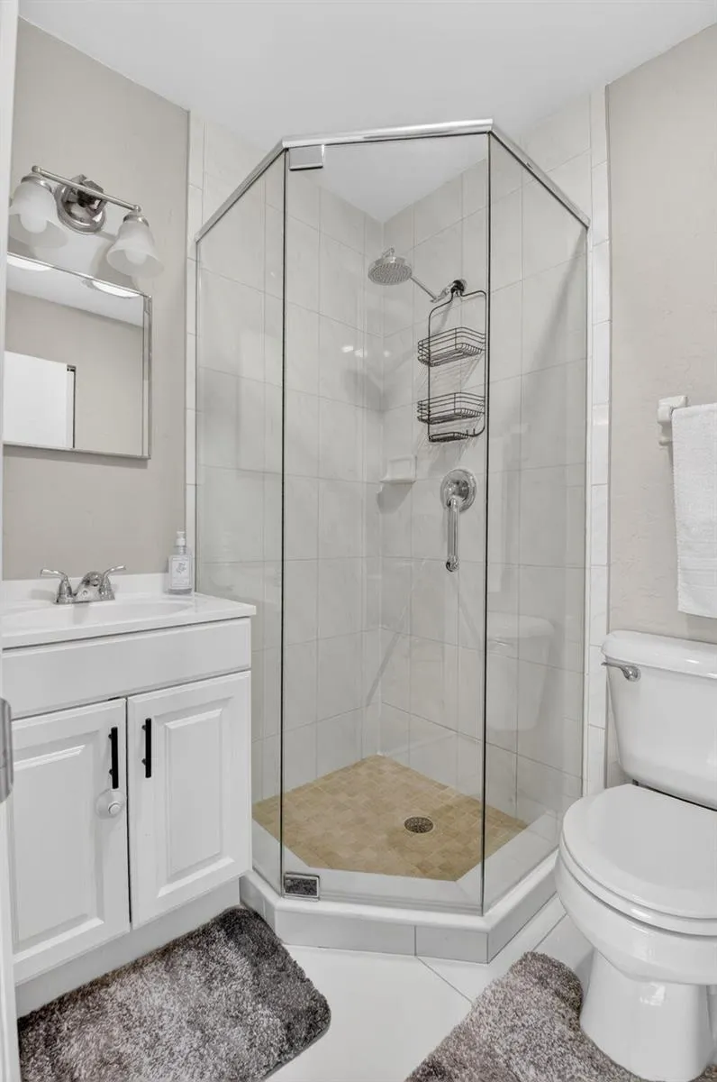 13765 Flora Place #H Delray Beach, FL 33484