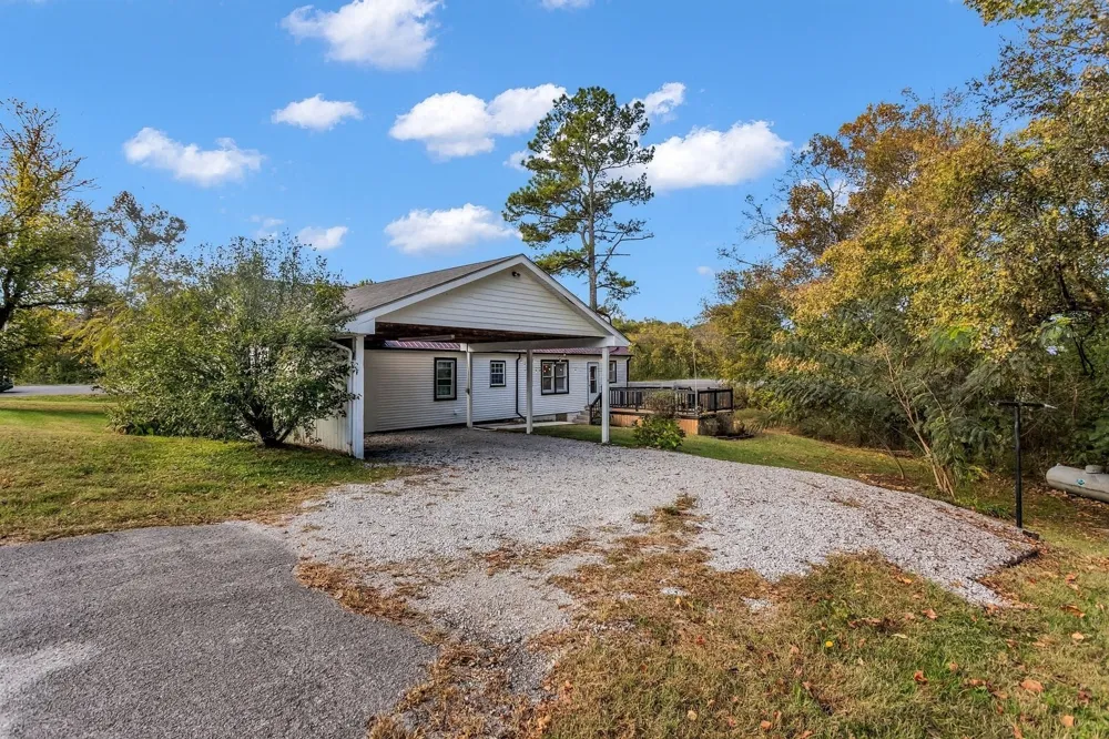 3094 Williamsport Pike Columbia, TN 38401