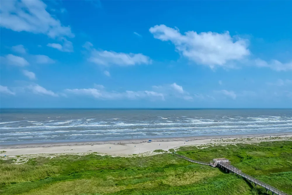 801 E Beach Drive #TW1506 Galveston, TX 77550