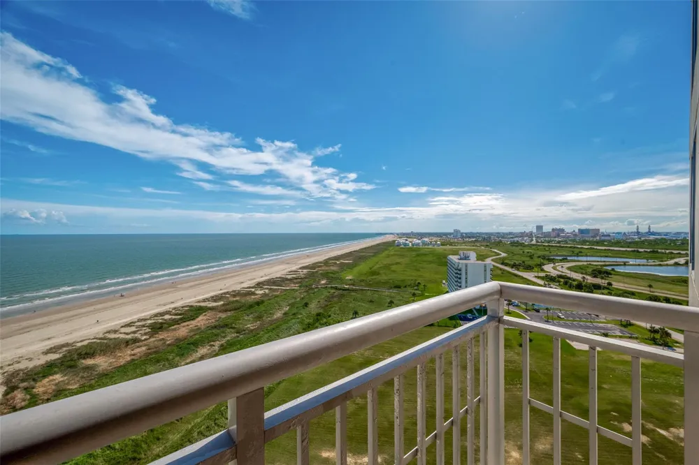801 E Beach Drive #TW1506 Galveston, TX 77550