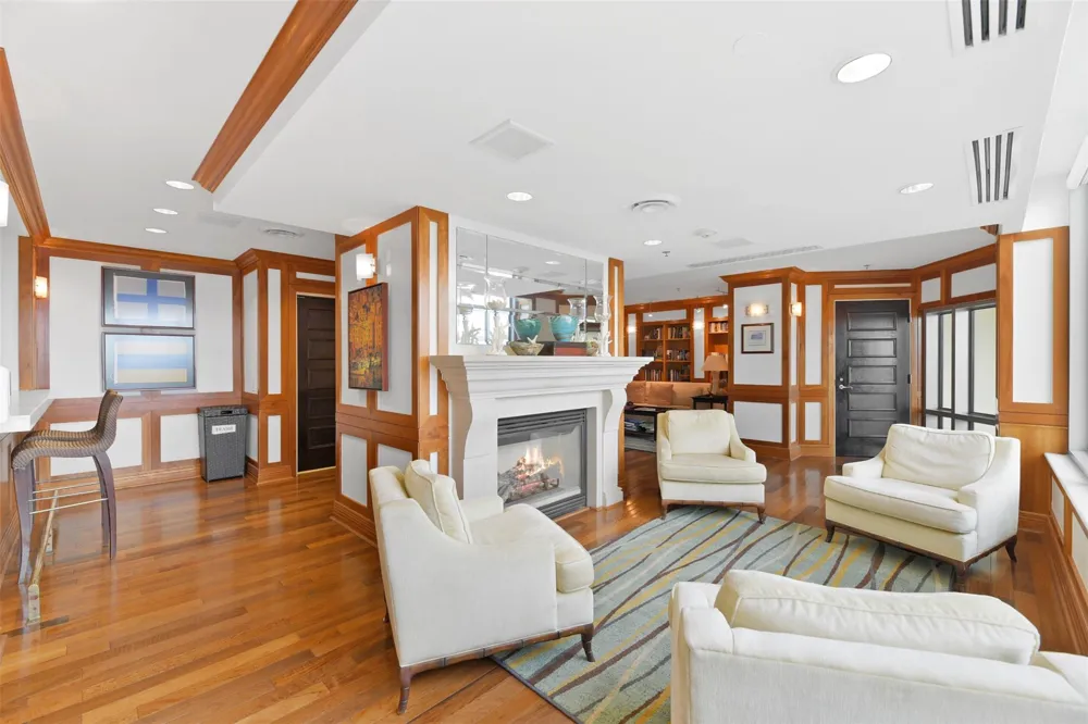 801 E Beach Drive #TW1506 Galveston, TX 77550
