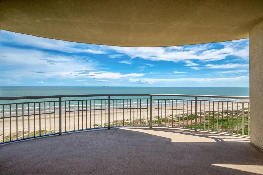 801 E Beach Drive #TW1506 Galveston, TX 77550