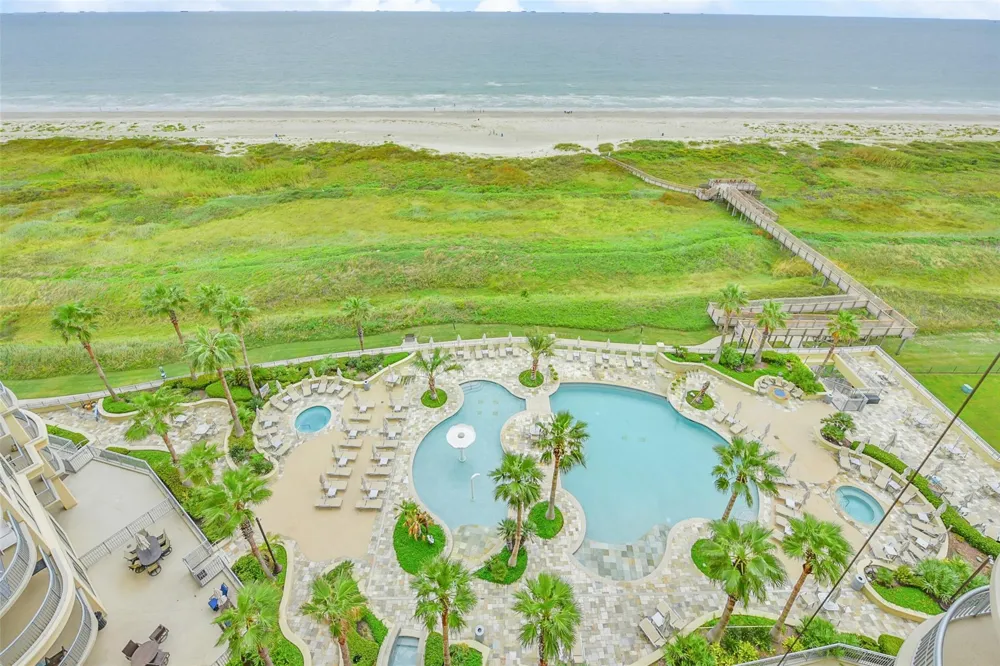 801 E Beach Drive #TW1506 Galveston, TX 77550