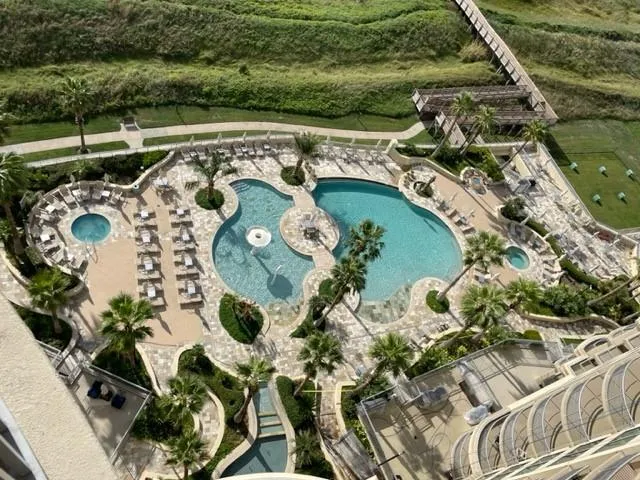 801 E Beach Drive #TW1506 Galveston, TX 77550