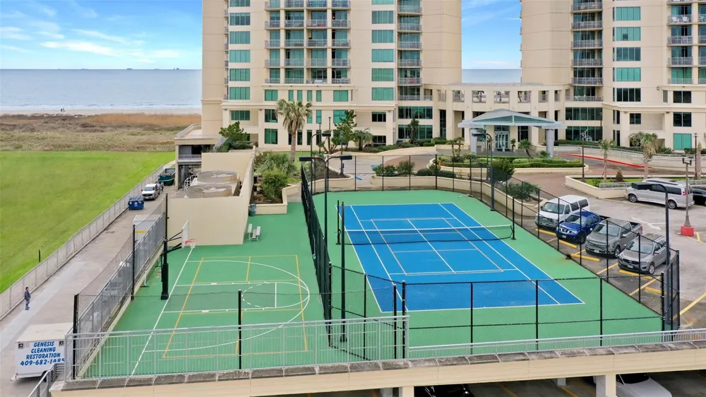 801 E Beach Drive #TW1506 Galveston, TX 77550