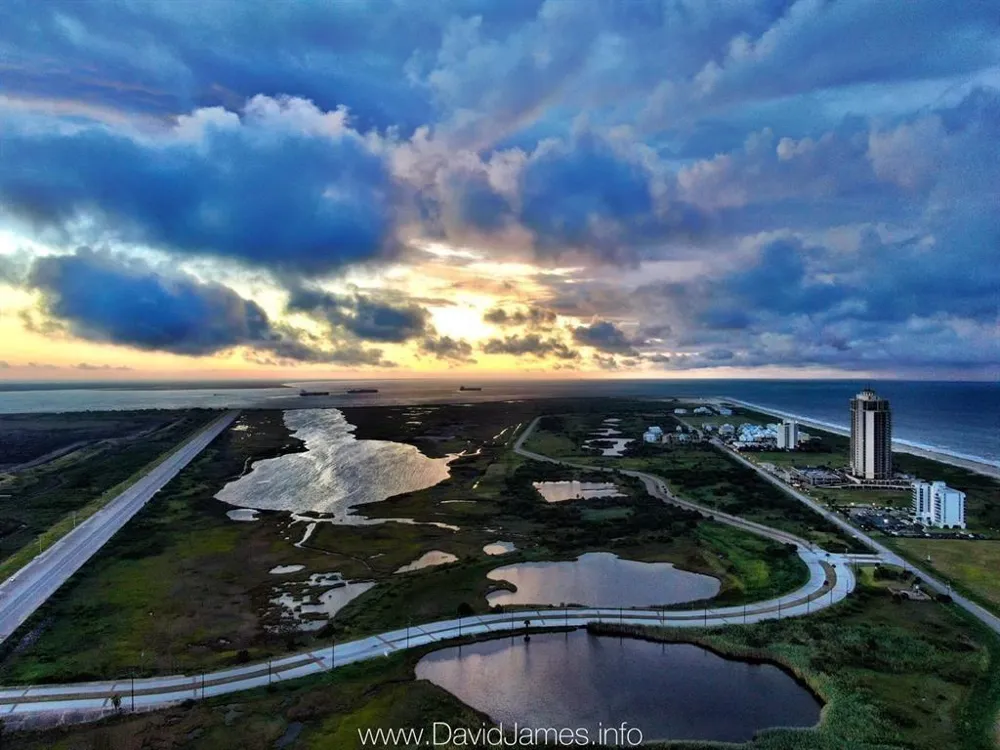 801 E Beach Drive #TW1506 Galveston, TX 77550