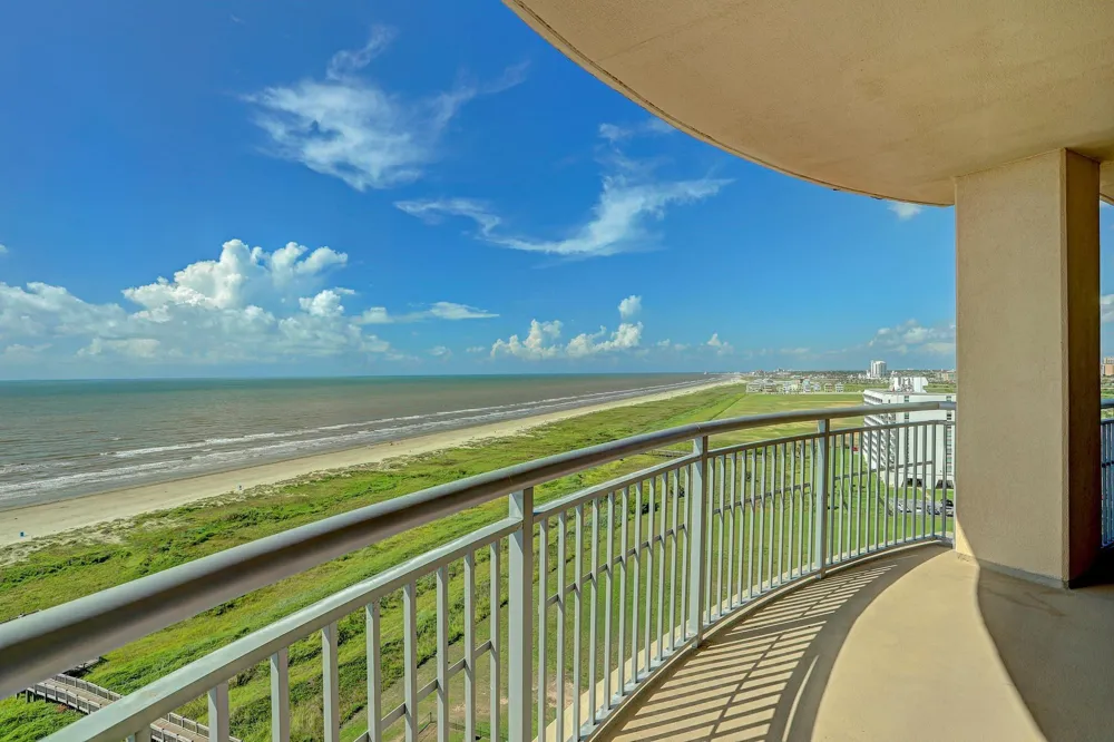 801 E Beach Drive #TW1506 Galveston, TX 77550