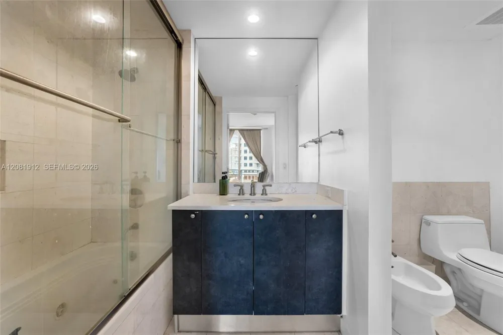 901 Brickell Key Blvd #1001 Miami, FL 33131