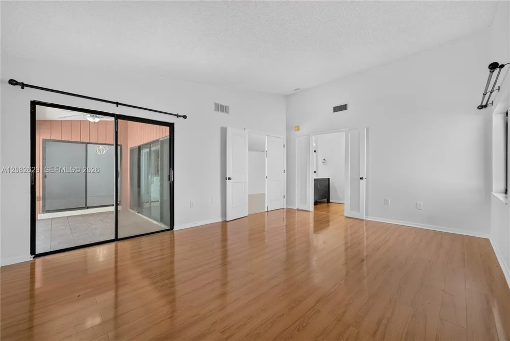 10583 SW 77th Ter Miami, FL 33173