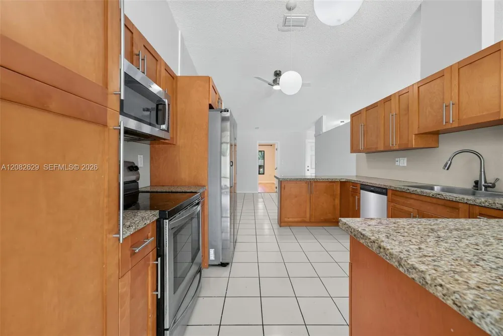 10583 SW 77th Ter Miami, FL 33173