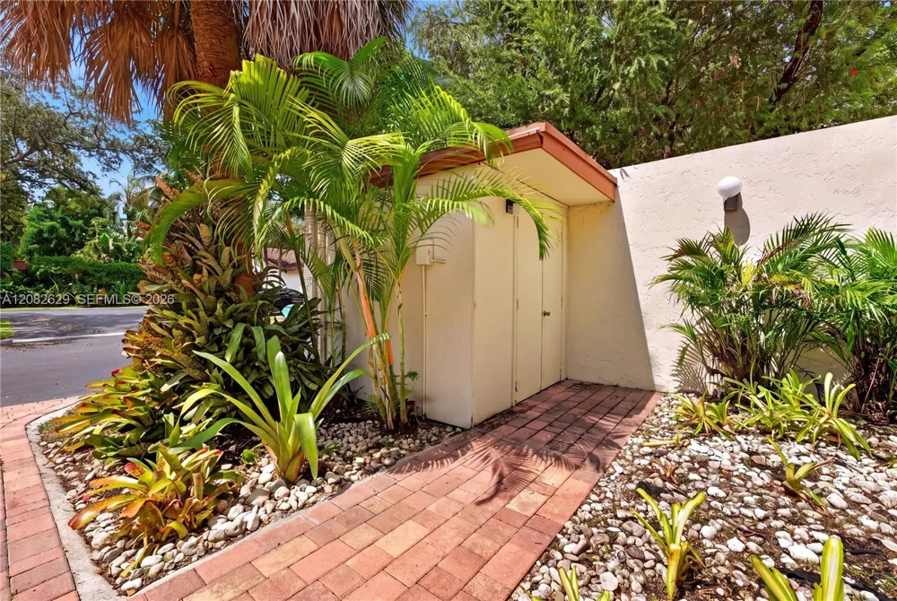 10583 SW 77th Ter Miami, FL 33173