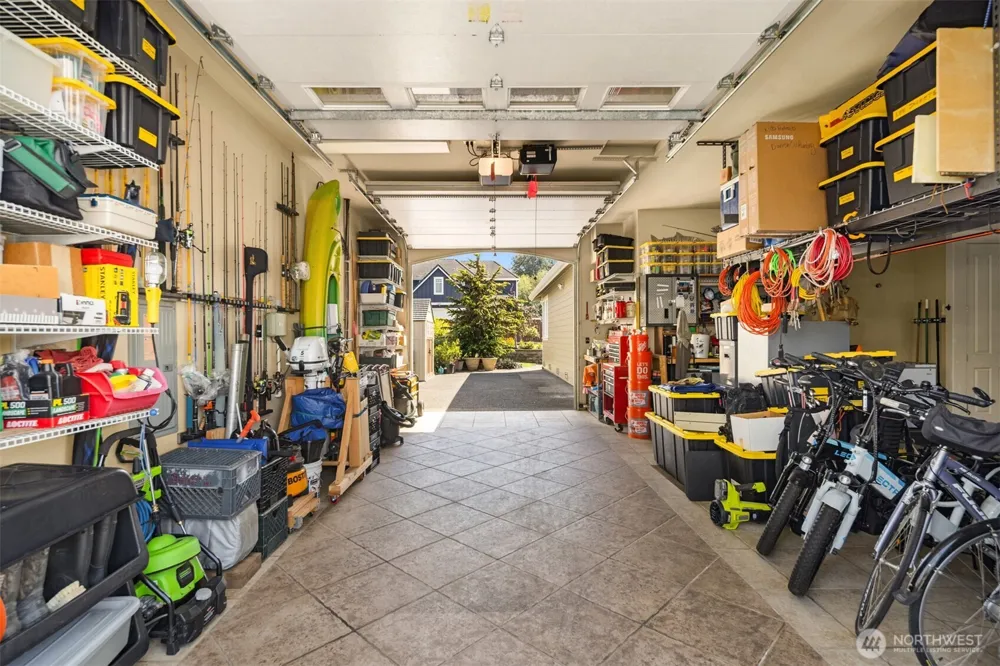 11821 SE 290th Place Auburn, WA 98092